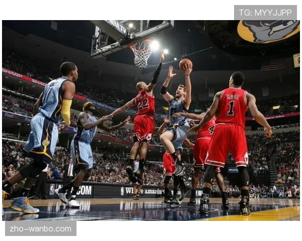 公牛主场复仇热火终结连败 道苏姆准三双表现成比赛转折点